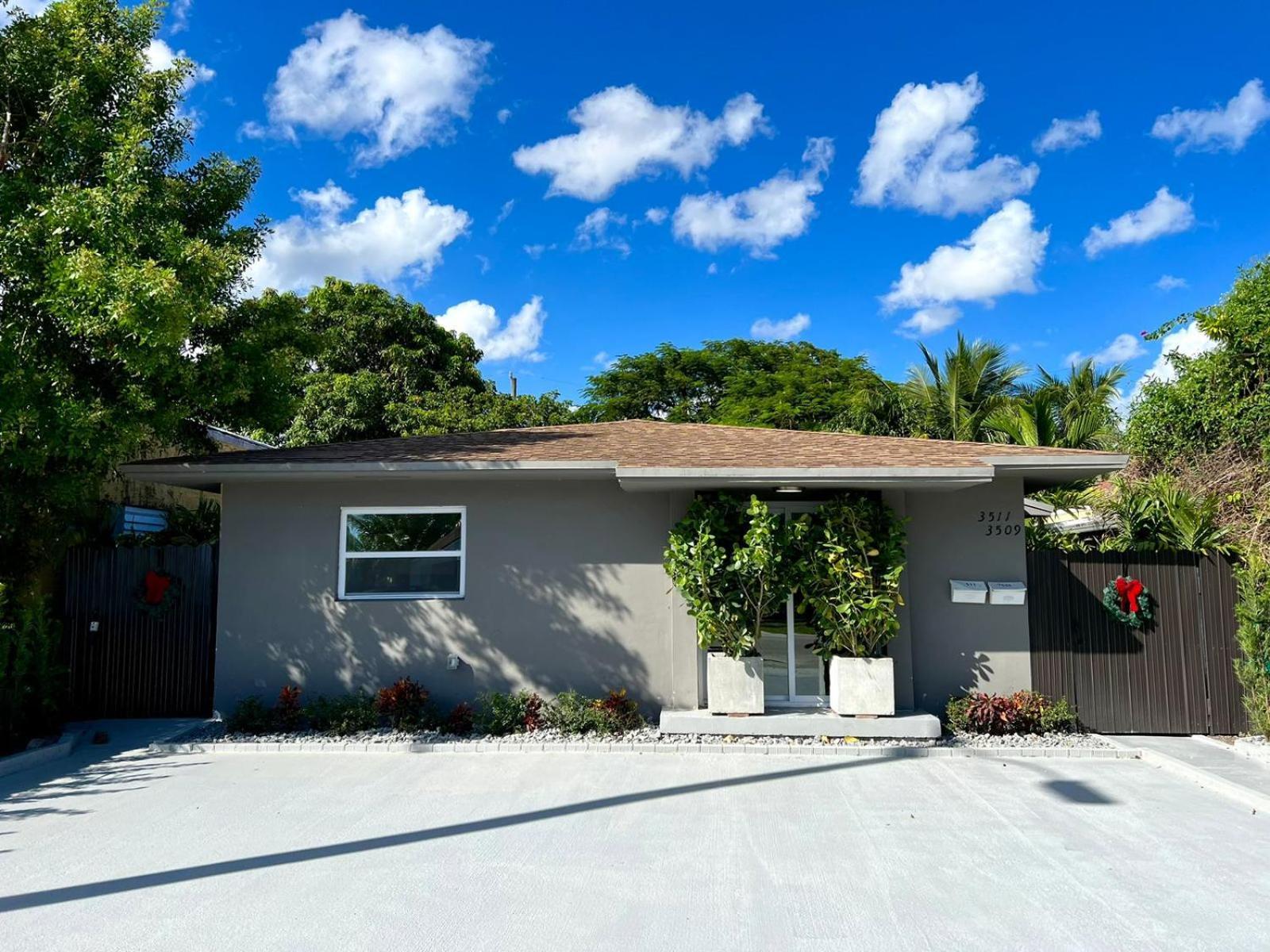 Beautiful, Fully Furnished 4Bed 2Bath House - 5 Minute Walk To Miracle Mile Downtown Coral Gables Villa Miami Luaran gambar